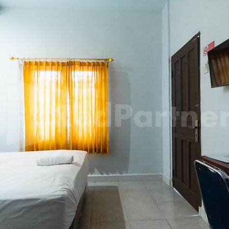 Teratai Guesthouse At Rs Adam Malik Medan Mitra Reddoorz Экстерьер фото