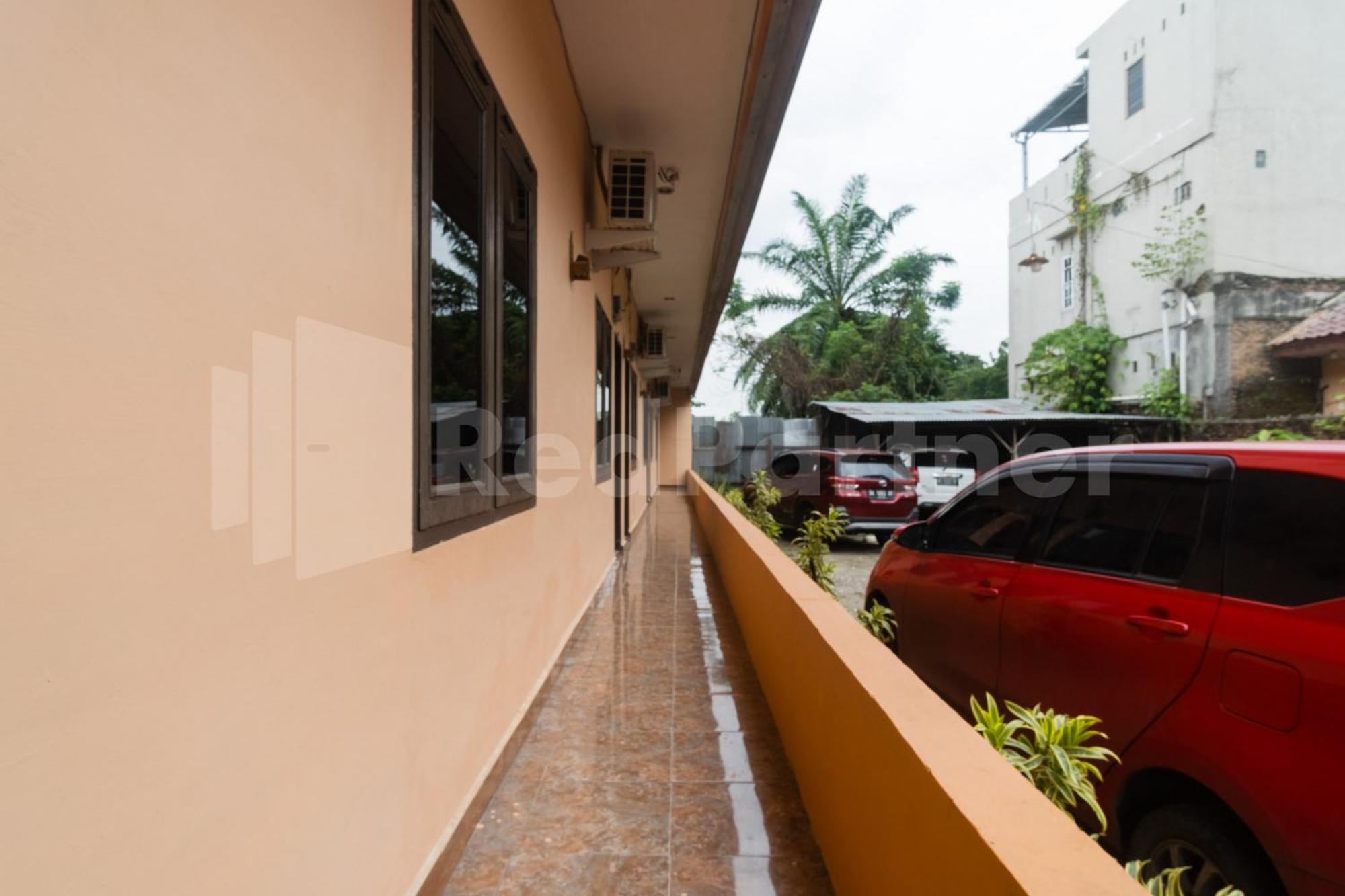 Teratai Guesthouse At Rs Adam Malik Medan Mitra Reddoorz Экстерьер фото