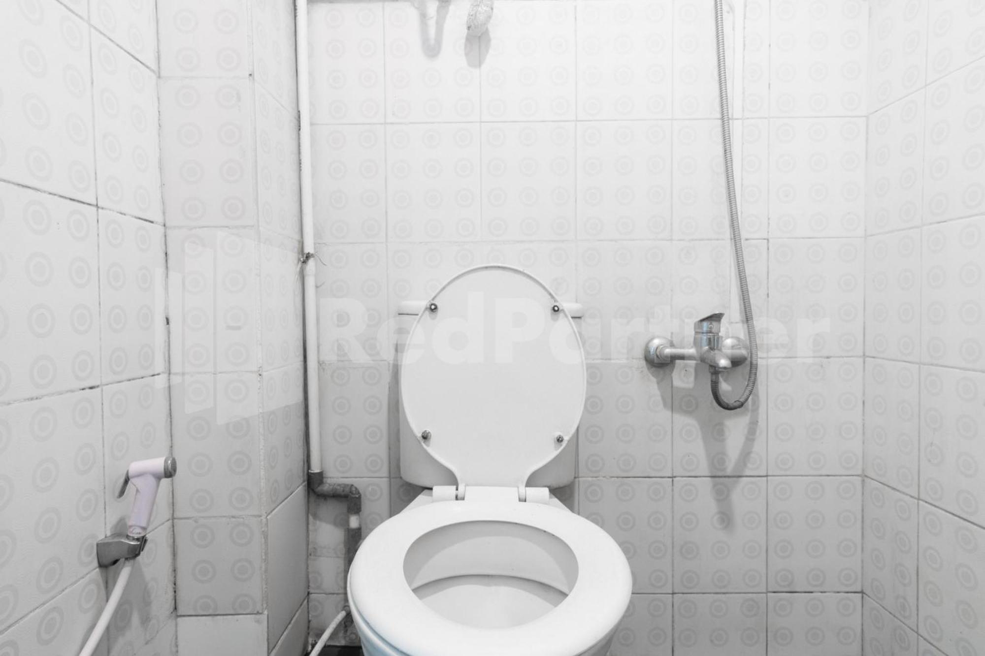 Teratai Guesthouse At Rs Adam Malik Medan Mitra Reddoorz Экстерьер фото
